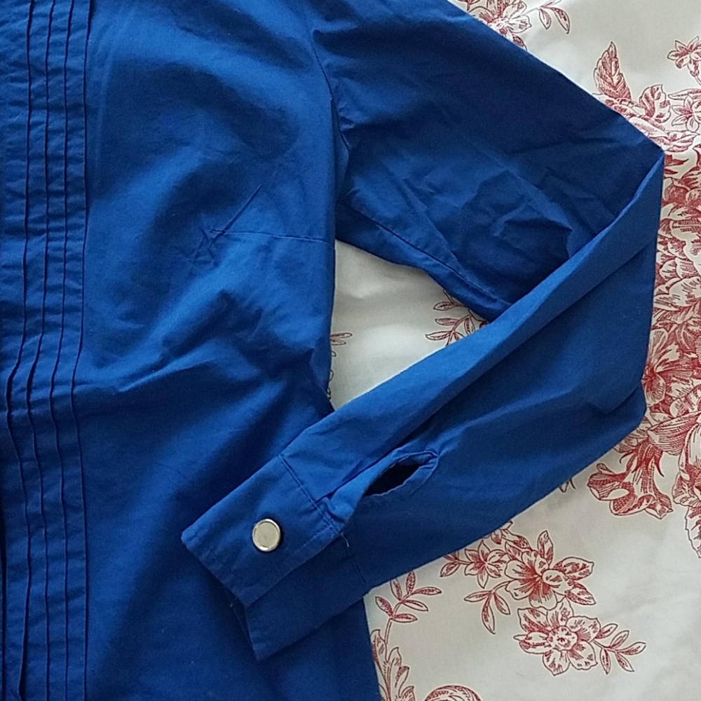 Blue button up shirt - Picture 6 of 8